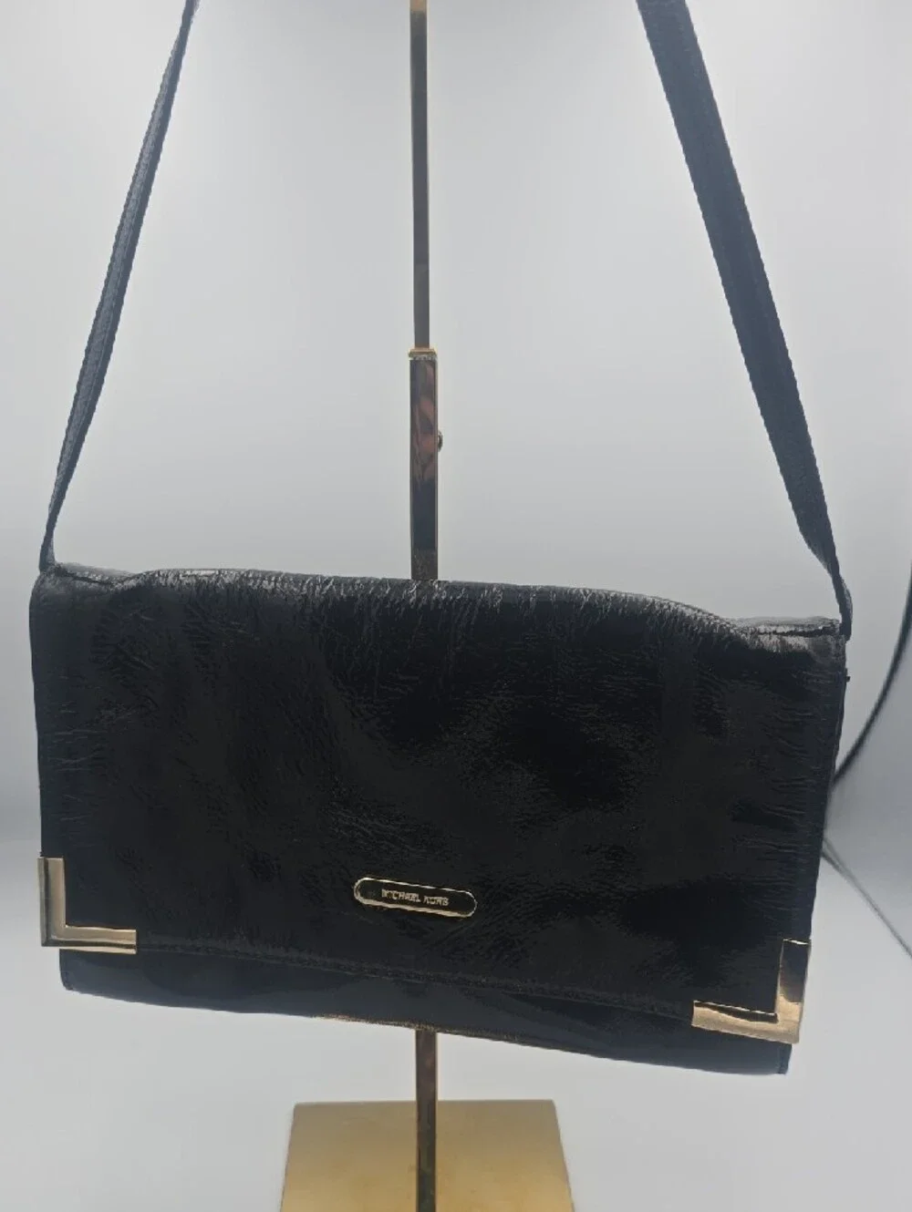 Michael Kors Black Patent Leather Med Shoulder/Large Clutch W/ Gold (EUC)✨️🖤✨️